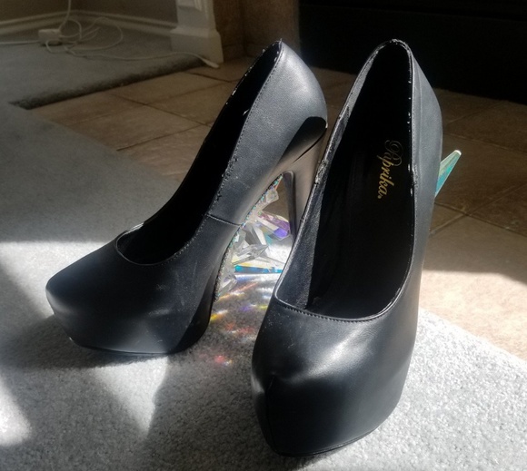 Black Crystal Pumps - Picture 1 of 4